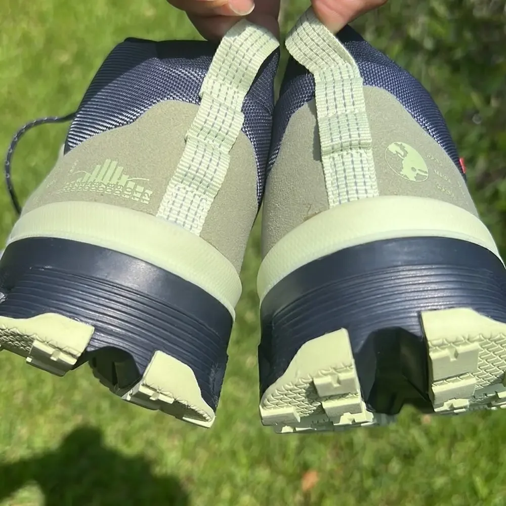 ON Running Women's Cloudtrax Hiking Boots, Reseda - Bright Lavender